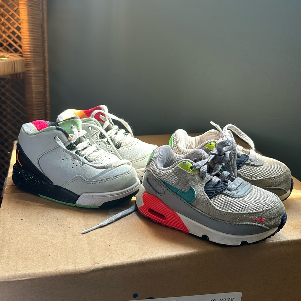 Nike sneaker lot- 6c